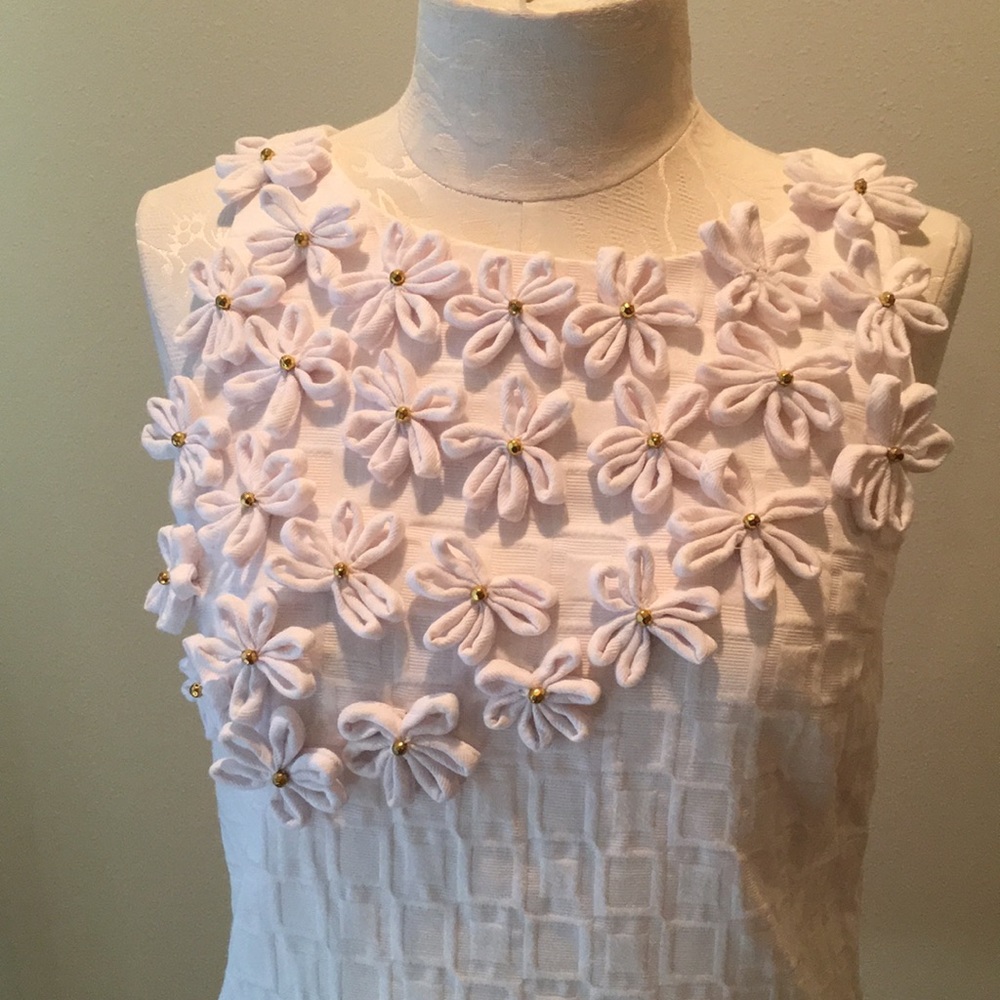 New Without Tags. White shift dress. Flower detail